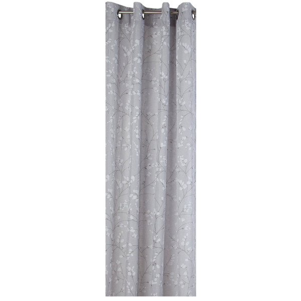 Vorhang im floralem Design mit Ösen, grau mit weißen Kirschblütenmotiven. Der Stoff hängt an einer Stange und zeigt eine geschmackvolle, elegante Struktur.