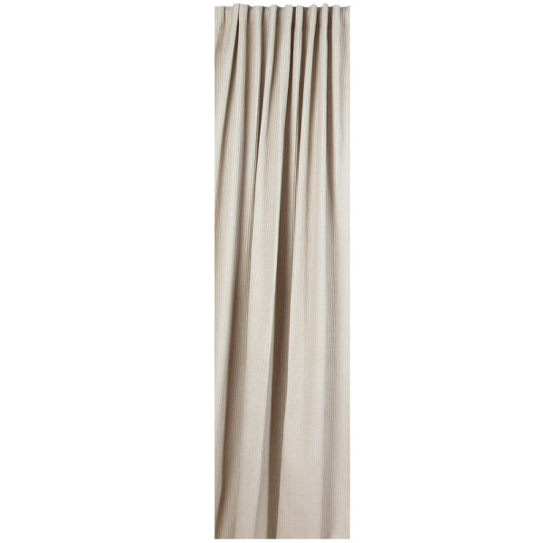 Unifarbener Fertigschal in Beige hängt an einem silbernen Vorhangstangenhalter. Der Stoff hat eine gerippte Struktur, wodurch er eine elegante Optik erhält.
