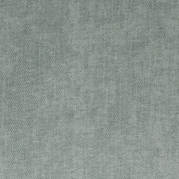 Grau gefärbter Dekostoff liegt in Falten und zeigt eine strukturierte Oberfläche. Der Stoff hat einen sanften Glanz und ist für Vorhänge geeignet.