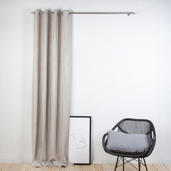 Feingemusterter Vorhang 