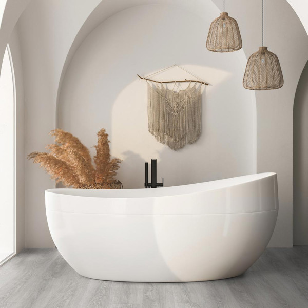 Grauer Klebe-Vinylboden mit Holzoptik zeigt eine feine Maserung. Der Bodenbelag hat eine helle, zeitgemäße Farbgebung und verleiht einem Raum modernistische Eleganz.