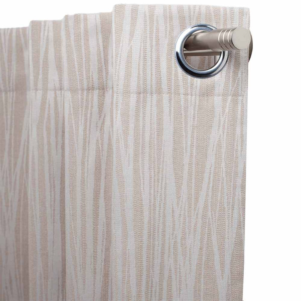 Feingemusterter Vorhang 