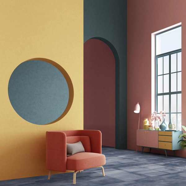 Dunkelblauer Klebe-Vinylboden mit einer strukturierten, marmorierten Oberfläche. Die Textur variiert in verschiedenen Grautönen, was einen modernen Eindruck vermittelt.