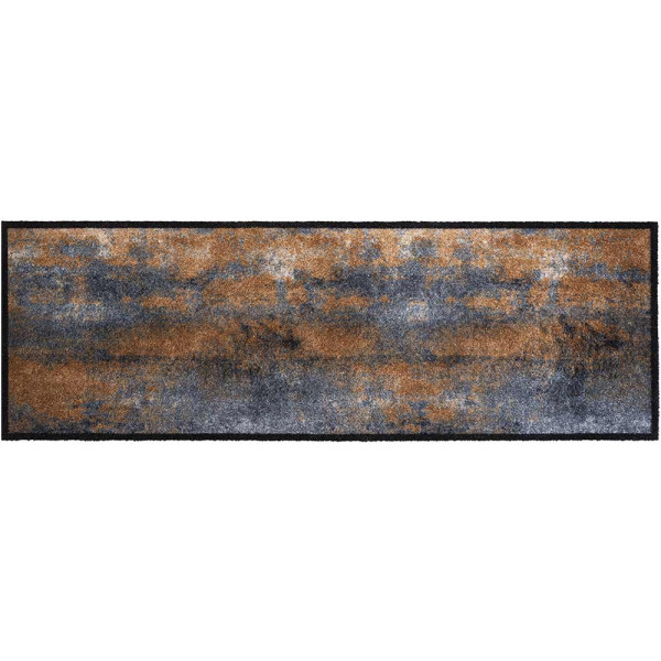 Braune und graue Fußmatte mit abstraktem Muster liegt waagerecht. Die Matte hat eine schlichte und moderne Gestaltung und eignet sich zur Verwendung vor Eingängen oder Innenräumen.