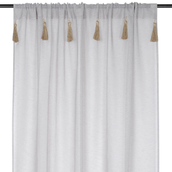 Natürlicher Vorhang namens Ibiza mit Schlaufen und Fransen hängt an einer Stange. Der Vorhang ist in einer hellen Farbgebung gehalten und bietet eine schlichte Eleganz für jeden Raum.